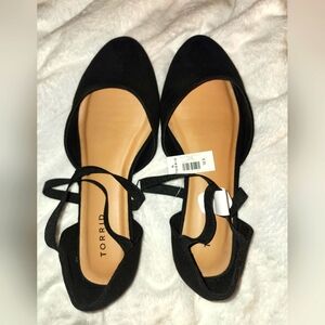 🌻 NWT!! Torrid Black Flats